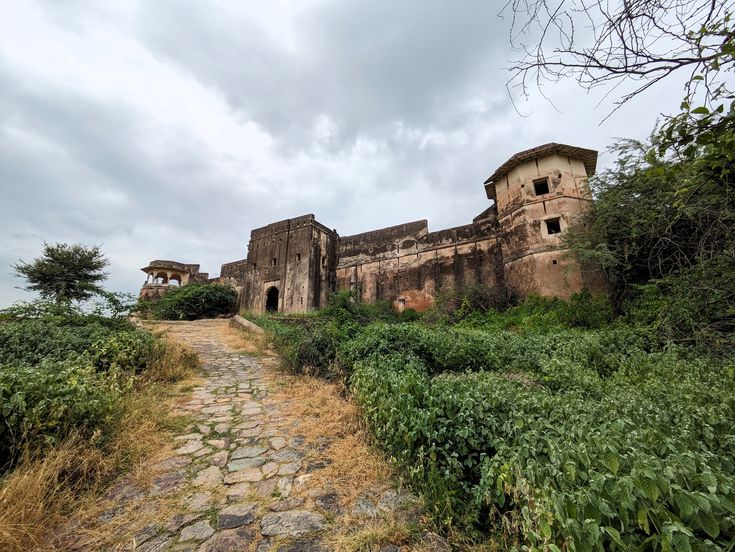Taragarh Fort: 7 Ultimate Amazing Places To Visit In Bundi & History