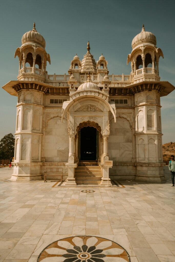 Monsoon Palace: 7 Stunning History & Architecture Secrets